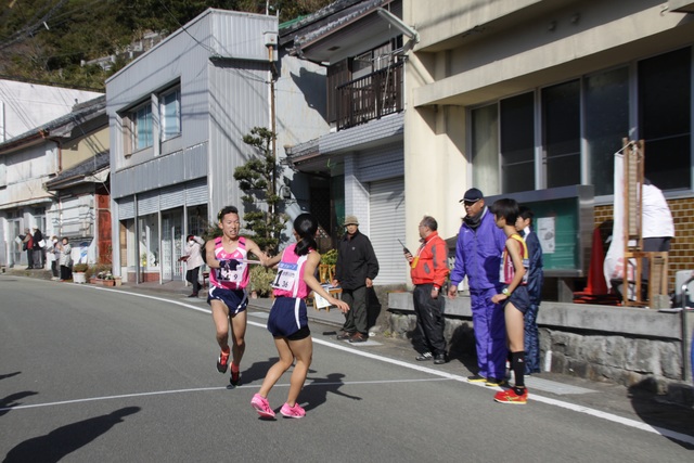 大倉秀太選手から濱田里桜選手へ