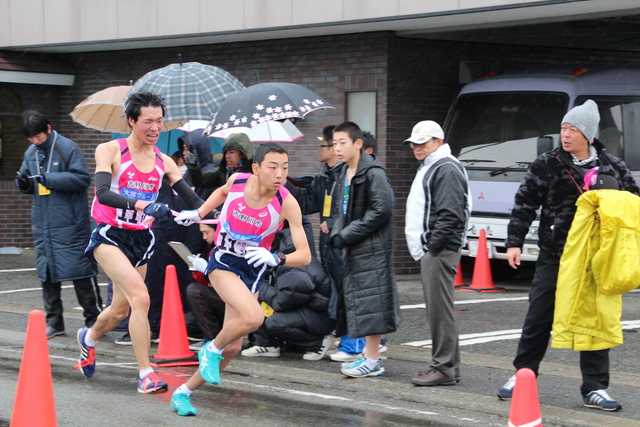 原和輝選手から鈴木慶太選手へ