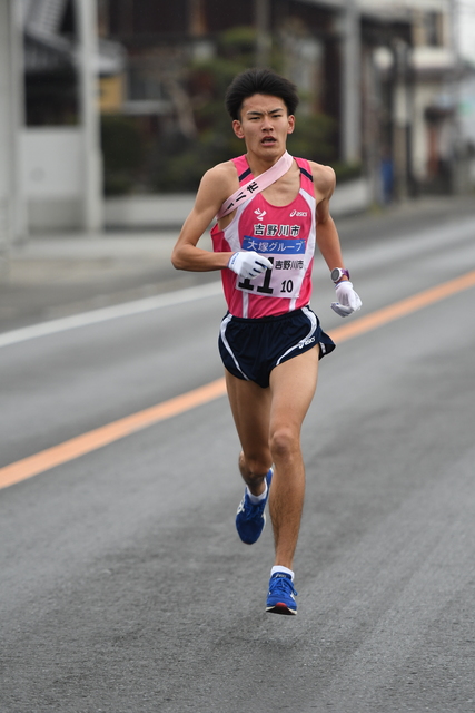 躍動感あふれる走り、上位でレースを展開！(上板町役場前～ドライブインむさ志前）