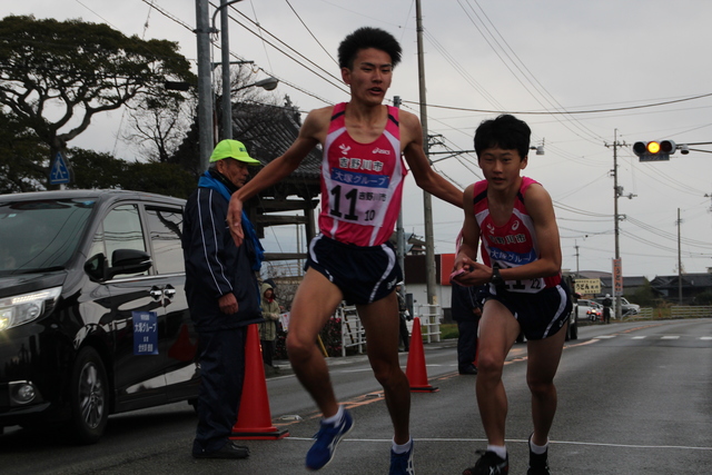 次は任せた、すでに視界は前方へ！（ドライブインむさ志前）