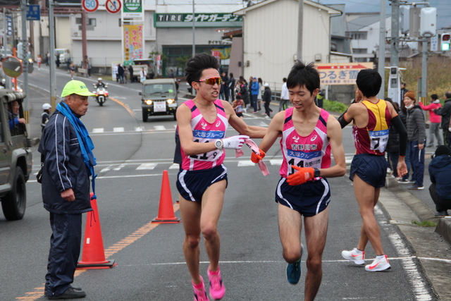 まさに圧巻、区間賞に迫る連日の熱い走り！（美馬庁舎北）