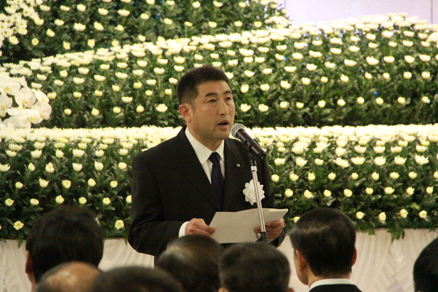 主催者挨拶をする原井市長