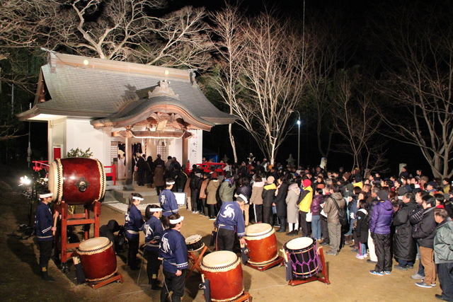 大勢の参拝客でにぎわう山崎忌部神社