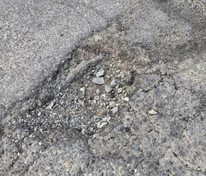 穴ぼこ